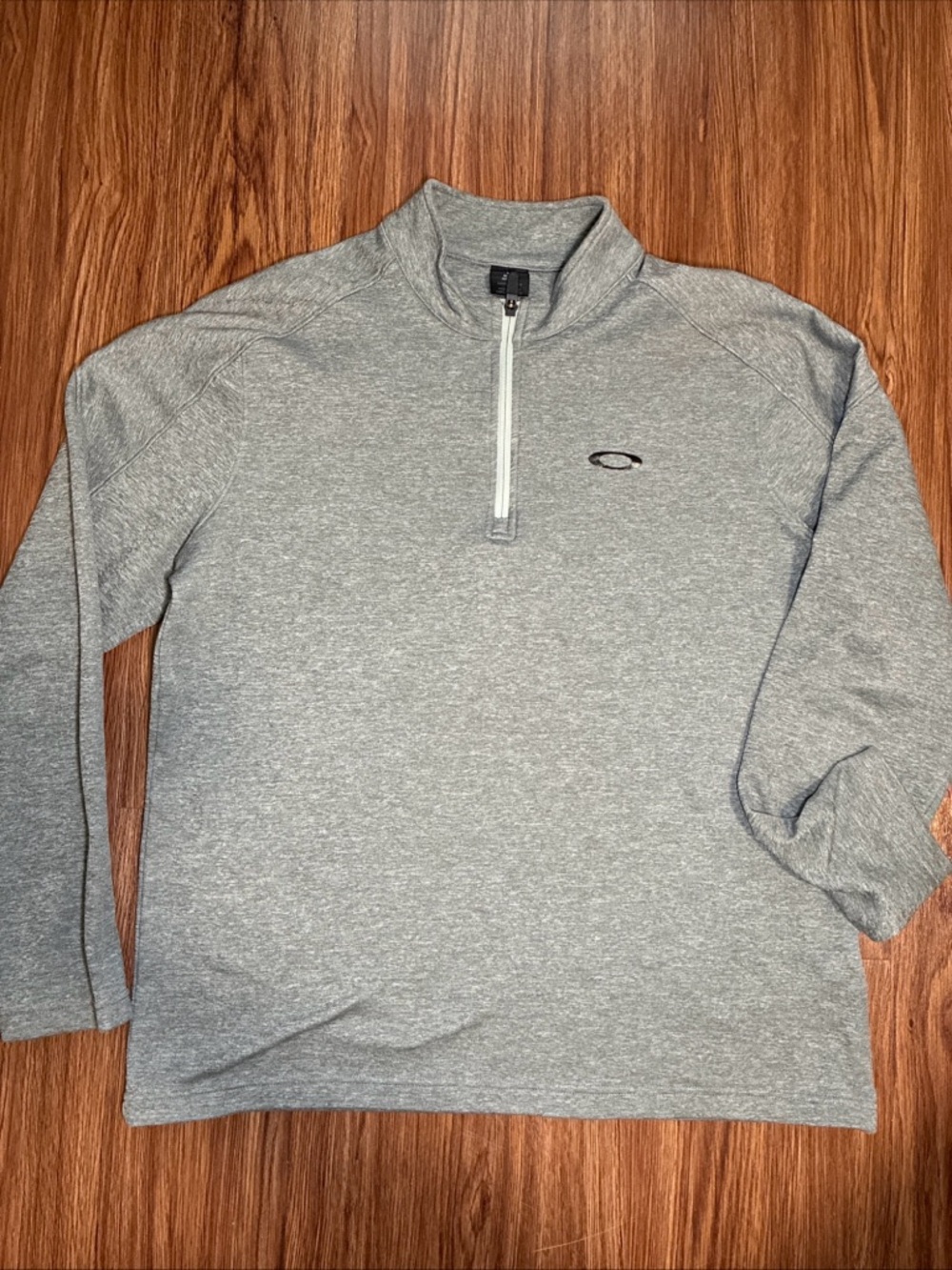 Oakley  1/4 zip Men’s Long Sleeve Sweater Athletic Grey Size Large